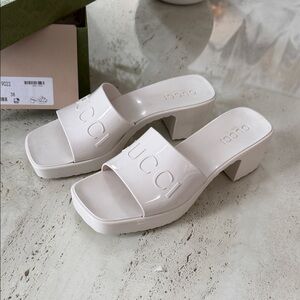 Gucci Women's Rubber Mules Cream
